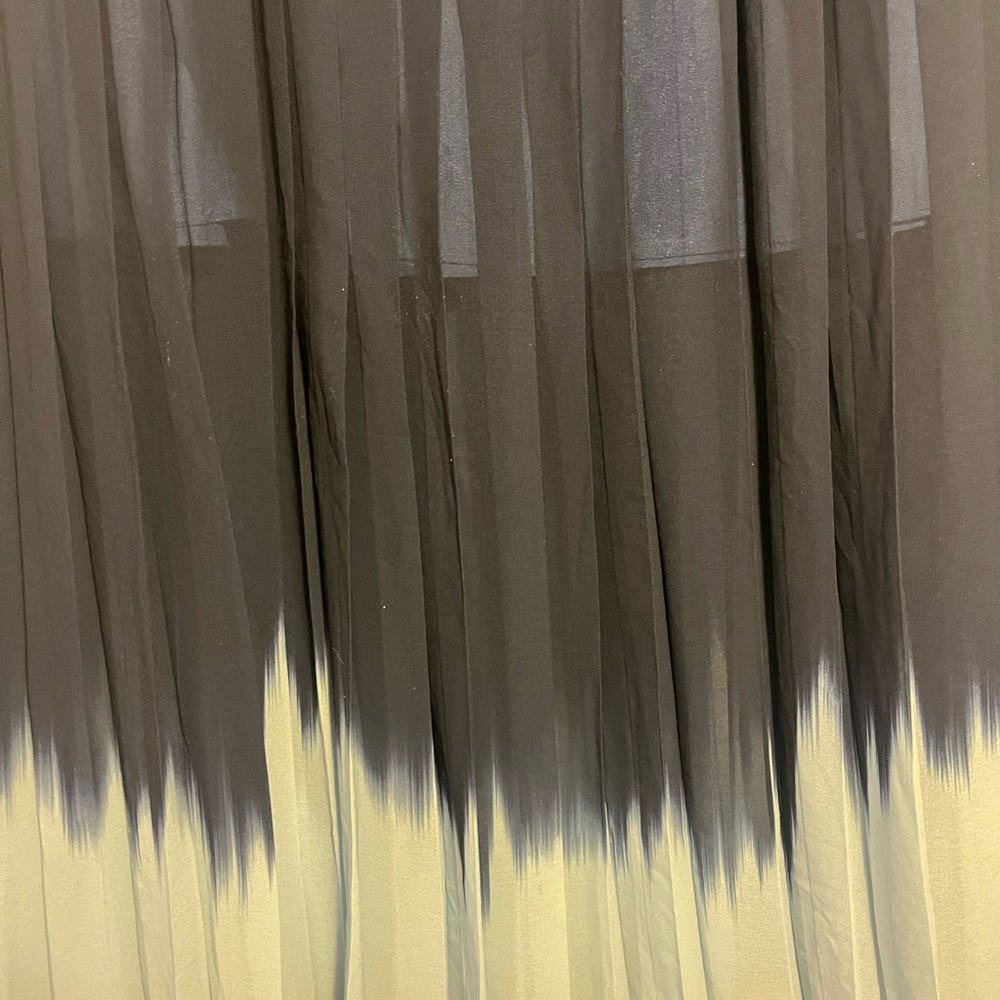 Banana Republic Blue and Black ombré Maxi Skirt size Medium - Picture 4 of 8